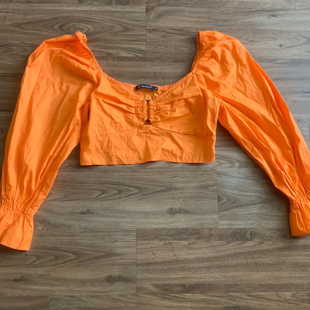 Puff sleeve orange cropped top
